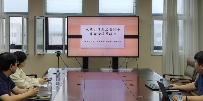 上海留服培訓學校有限公司副校長來我校訪問交流
